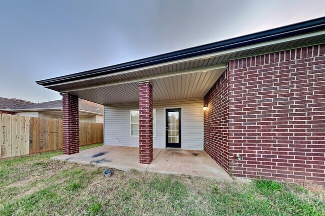 Building Photo - 7008 Eagles Landing