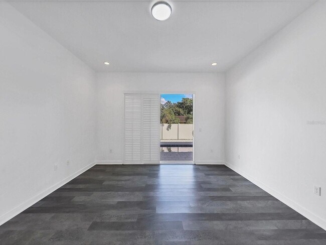 Building Photo - 4524 Riverwood Ave