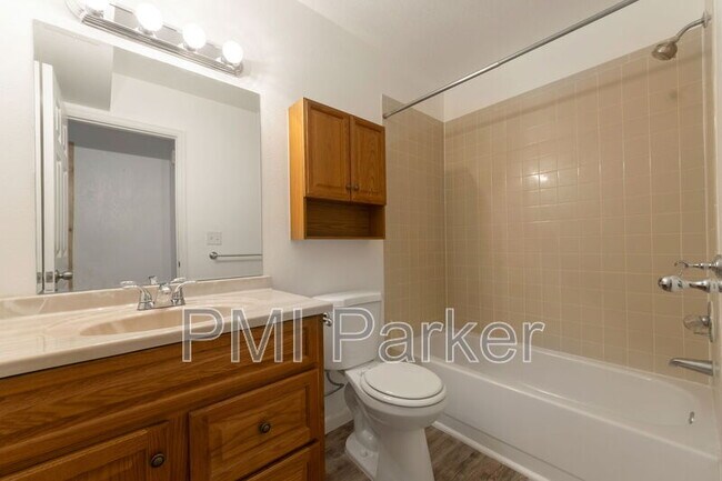 Building Photo - 10881 Pine Dr