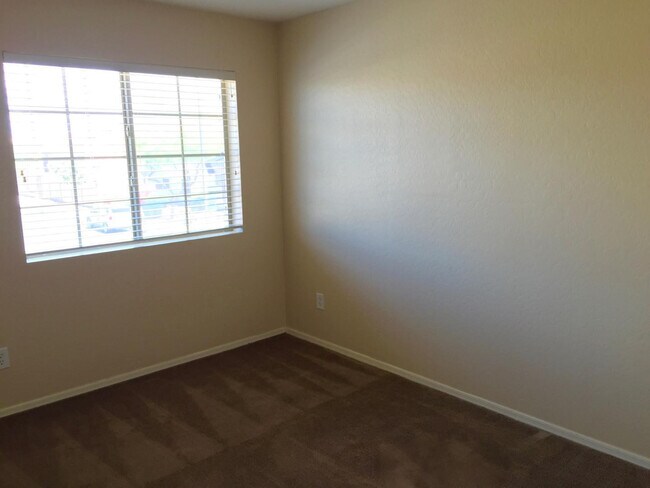 Building Photo - 21827 W Cocopah St