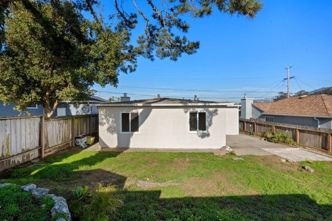 Building Photo - Updated 3BR/1BA Home w/ Large Yard & Garage, Winston Manor Neighborhood in South San Francisco