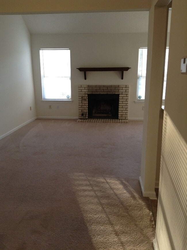 Building Photo - 1508 Fairfax Dr