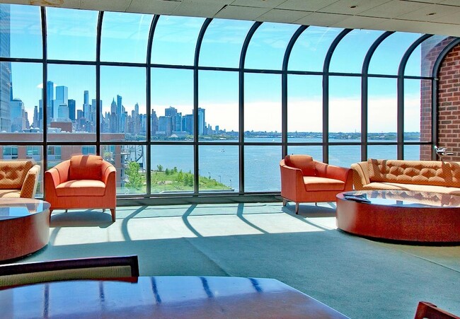 Building Photo - 1 Greene St