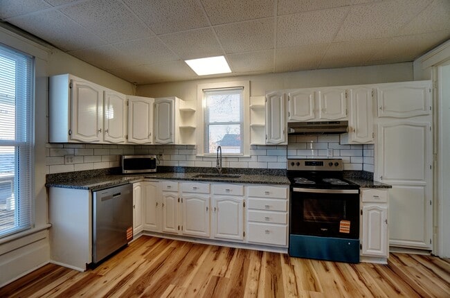 Building Photo - 1117 W High St