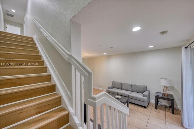 Building Photo - 430 SW 147th Ave