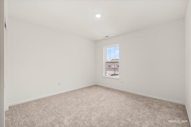 Building Photo - 142 Henderson St