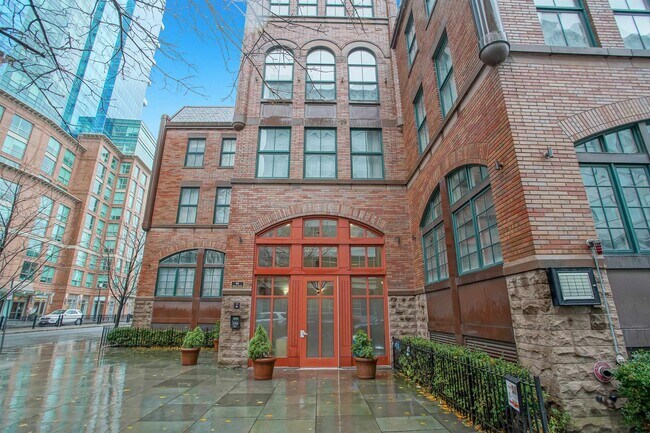 Building Photo - 61 Grand St