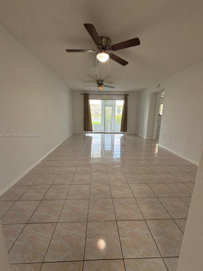 Building Photo - 950 SW 138th Ave