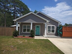 Building Photo - 372 Dwight St