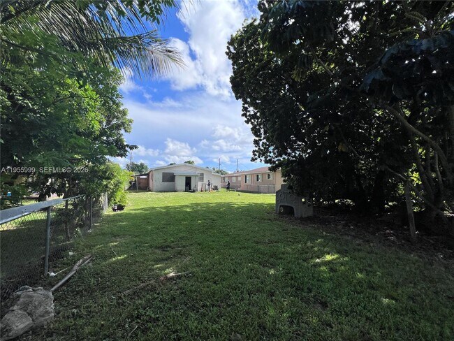 Building Photo - 7128 SW 22nd St