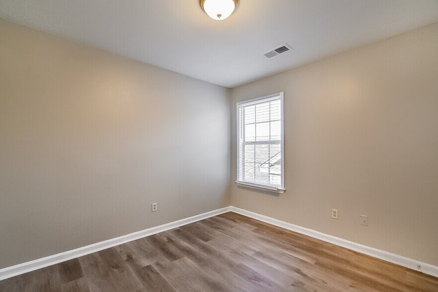 Building Photo - 8531 Griffin Park Dr