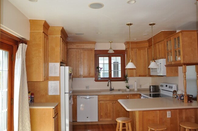 Building Photo - 13 Sapphire Ave