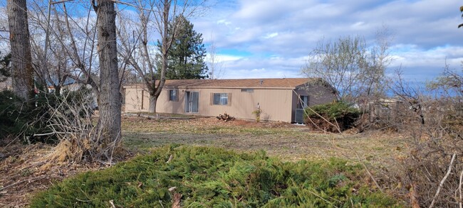 Building Photo - 625 N Cow Horse Dr