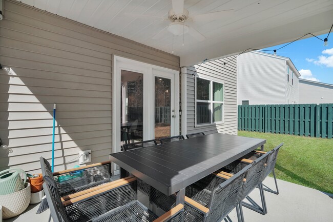 Building Photo - 1379 Waybridge Way
