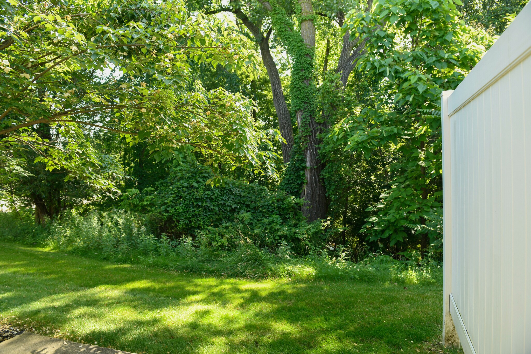 Building Photo - 5845 Crescent Ridge Dr