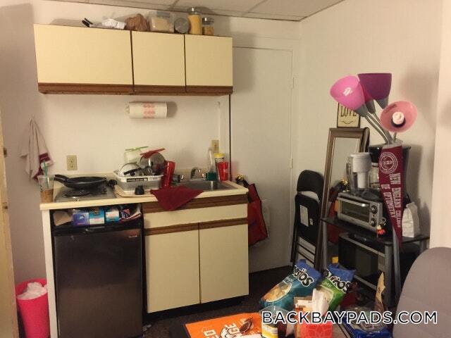 Building Photo - 405 Beacon St