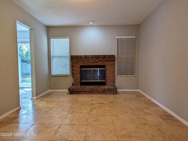 Building Photo - 572 Staffordshire Dr