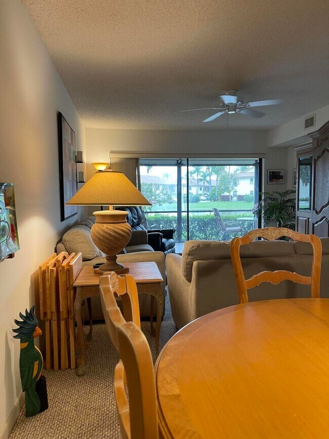 Building Photo - 1401 Pinecrest Cir