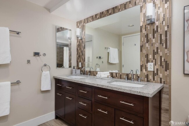 Building Photo - 200 Brannan St