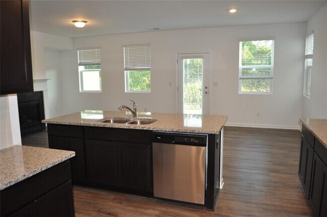 Building Photo - 5745 Thornton Dr