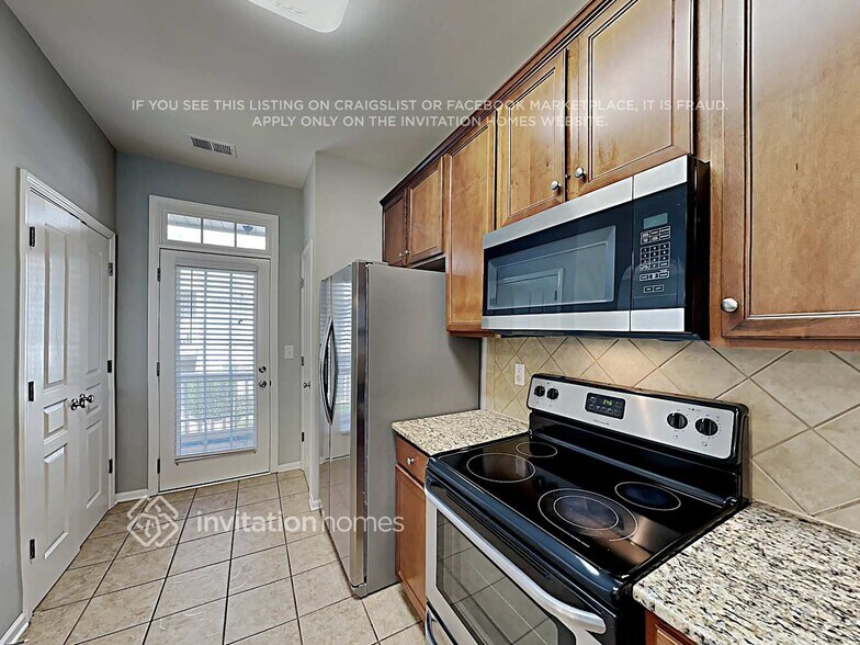 Building Photo - 11148 Green Spring Dr