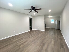 Building Photo - 531 Gresham Park Dr