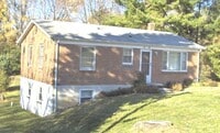 Building Photo - 2 Bedroom 1 Bath Duplex