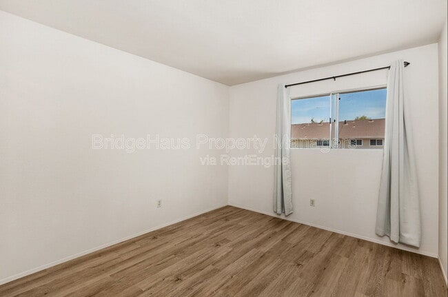 Building Photo - 7831 Rancho Fanita Dr