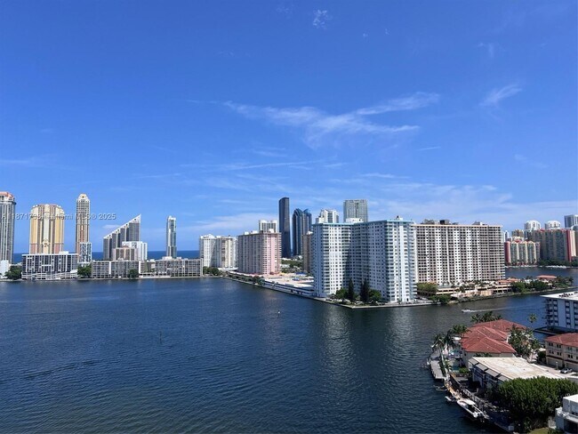 Building Photo - 2600 Island Blvd