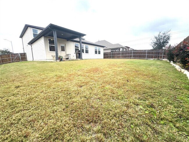 Building Photo - 1007 Moose Rd