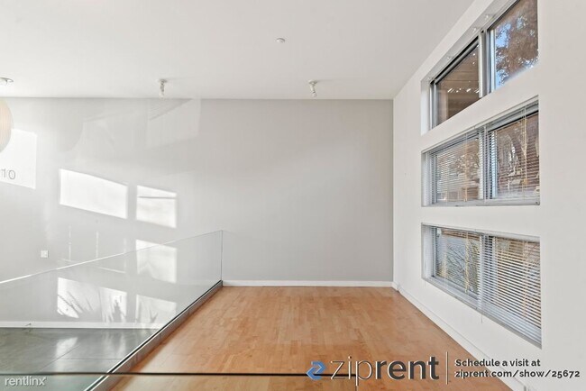 Building Photo - 2 br, 2 bath Townhome - 2910 Mandela Pkwy,...