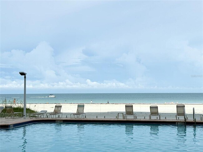 Building Photo - 880 Mandalay Ave