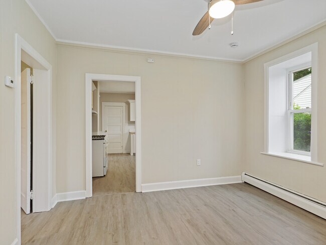 Building Photo - 333 Lenox Rd