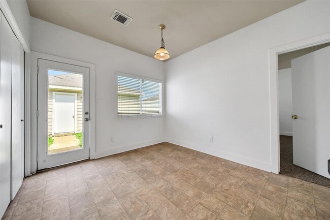 Building Photo - 11920 Princess Garden Way