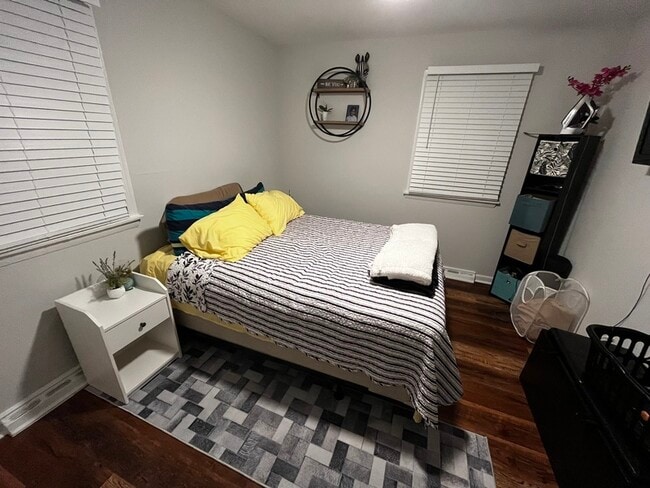 Building Photo - 21507 Court St