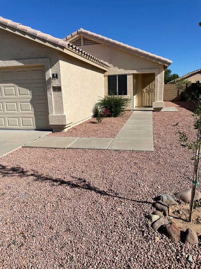 Building Photo - READY TO VIEW NOW! Gorgeous Remodeled Home in El Mirage
