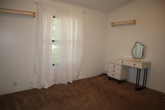 Building Photo - 153 Woodway Dr