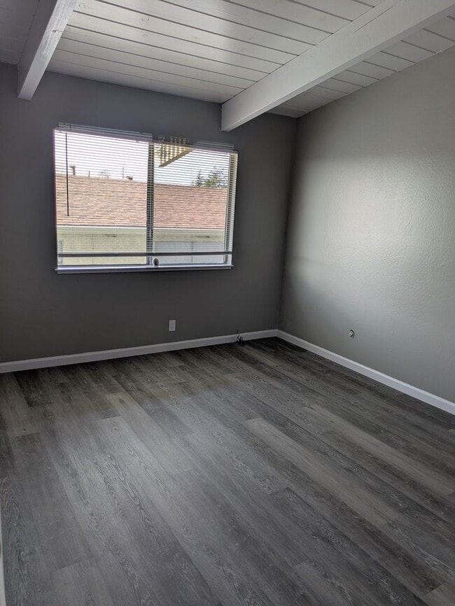 Building Photo - Maher Court