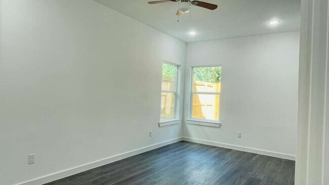 Building Photo - ? Brand-New Unit – 3 Bedrooms, 2.5 Bathrooms ?