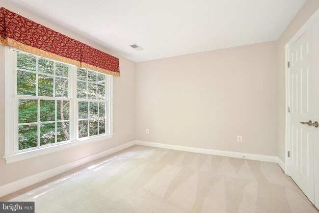 Building Photo - 3530 Schuerman House Dr