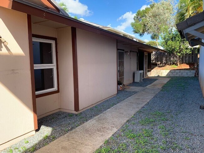 Building Photo - Waipio Gentry Home - 3 bedroom, 2.5 bath w...