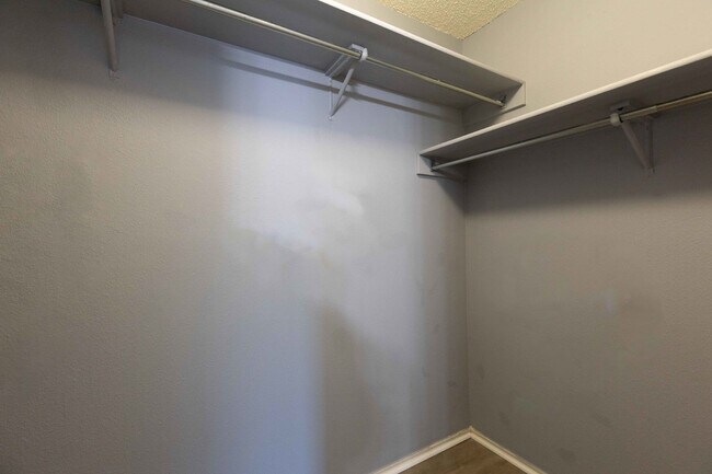 Building Photo - 8423 Parry Path