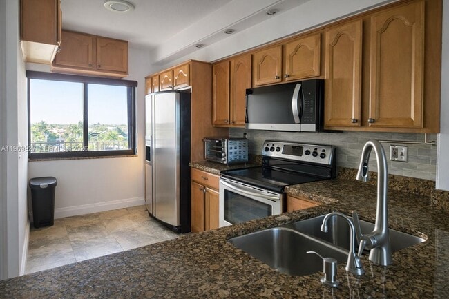 Building Photo - 2300 NE 33rd Ave