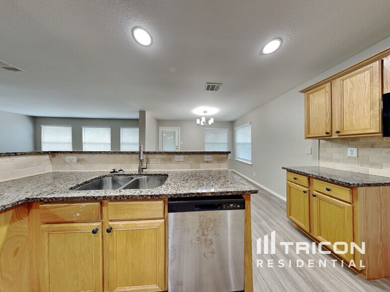 Building Photo - 227 Rock Springs Dr