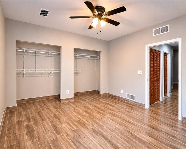 Building Photo - 559 Northridge Crossing Dr