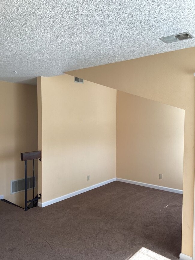Building Photo - Large Two Story Condo In the Orcutt Bluffs with Easy Access to 135/Vandenberg SFB