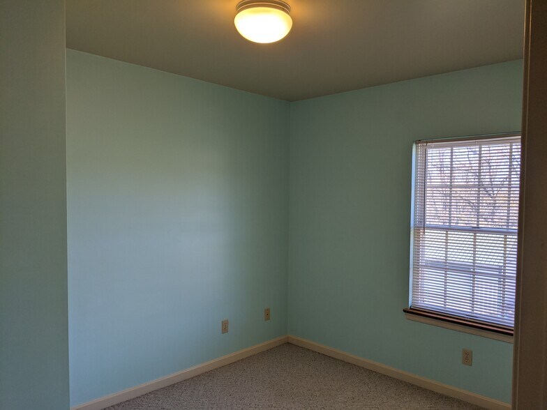 Building Photo - 1198 Bloom Rd