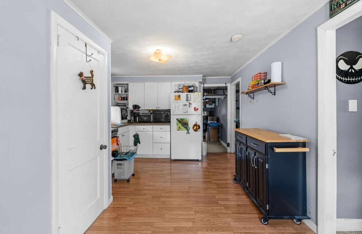 Building Photo - 58 Read Ave