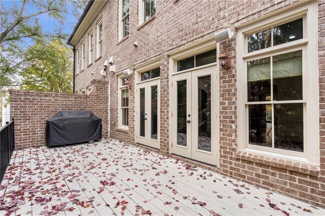 Building Photo - 58 Sheridan Dr NE