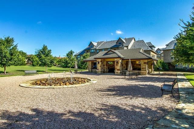 Building Photo - 6464 Naples Dr